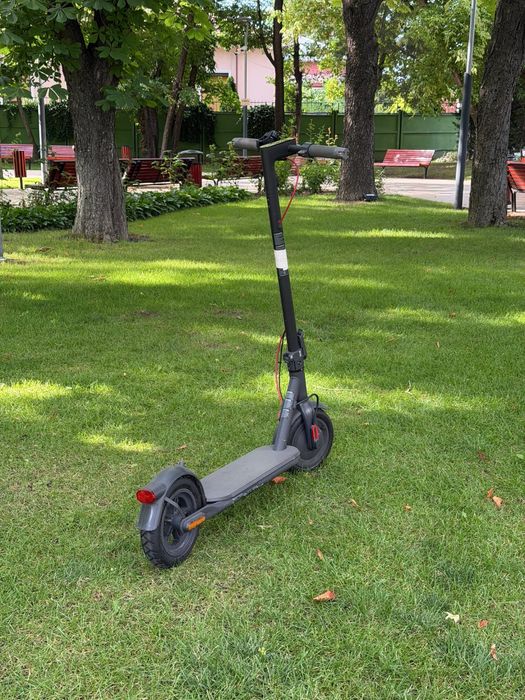 Trotinetă Xiaomi Pro Ultra cu SEMNALIZĂRI