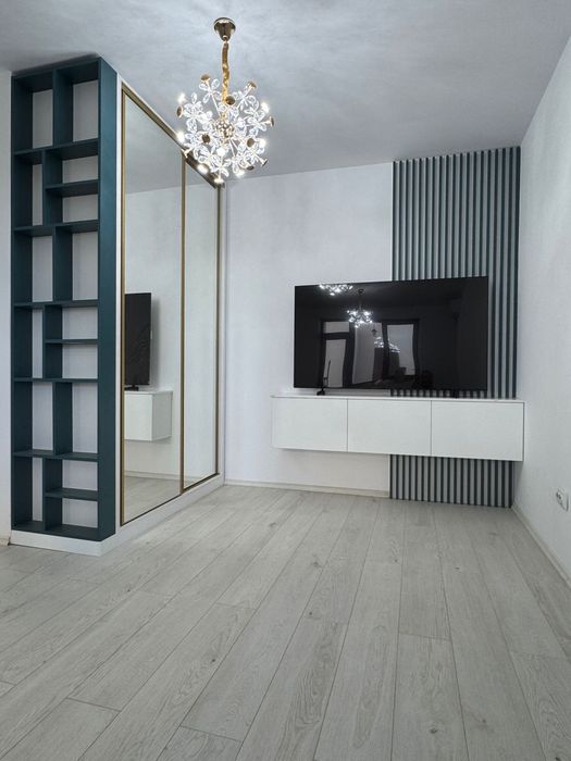 Mobilă la comandă – Bucătării, dormitoare, livinguri, birouri