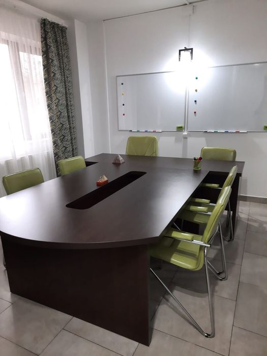 Vând birou/garsonieră