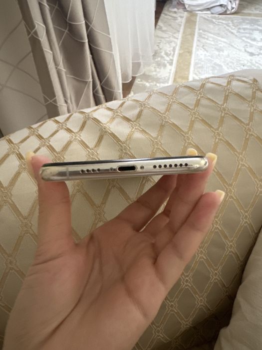 Iphone Xs max серебристый цвет