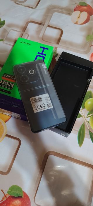 Infinix Hot 40i. 16/256