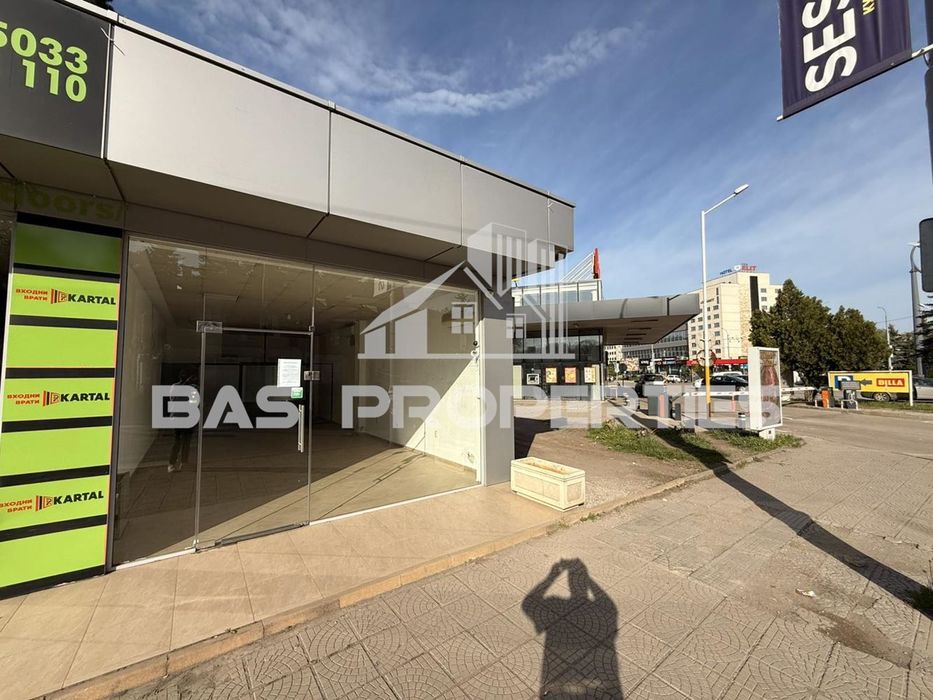 Дава се под наем Магазин в Перник, Твърди ливади - 60 кв.м за 612 € - Снимка #1