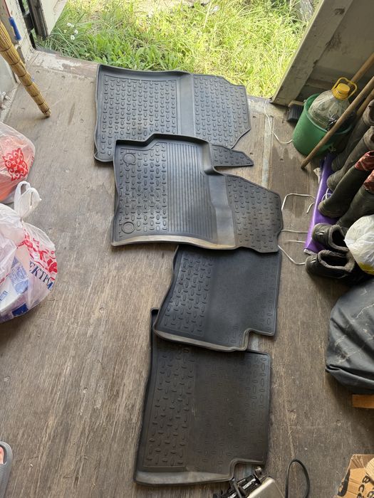 Резиновые полики Corolla e210