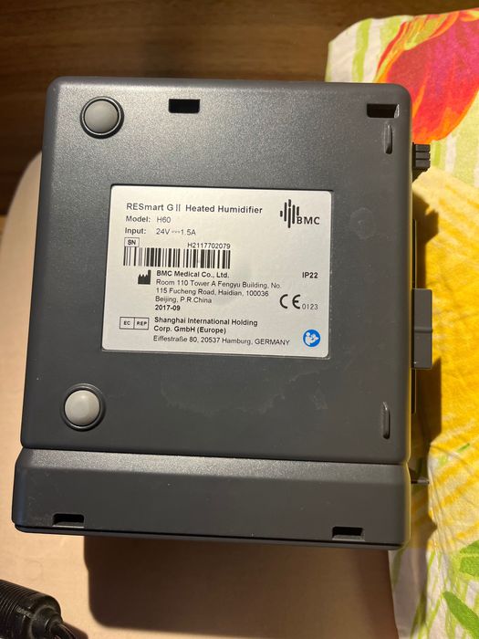 Апарат за сънна апнея с овлажнител употребяван