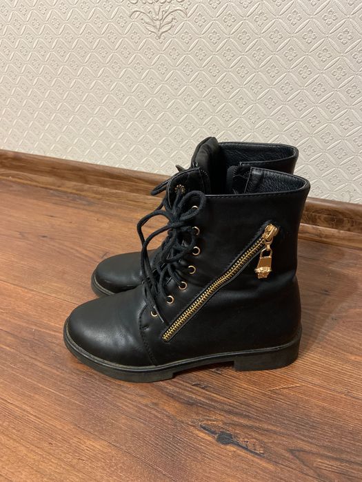 Продам Ботинки детские