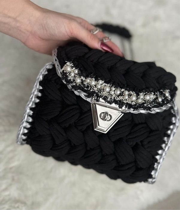 Официална ръчно плетена черна плетена чанта