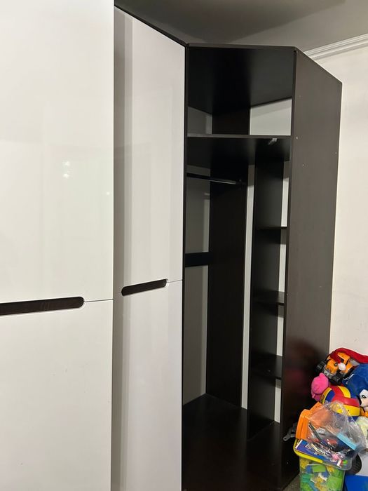 Шкаф угловой /15000