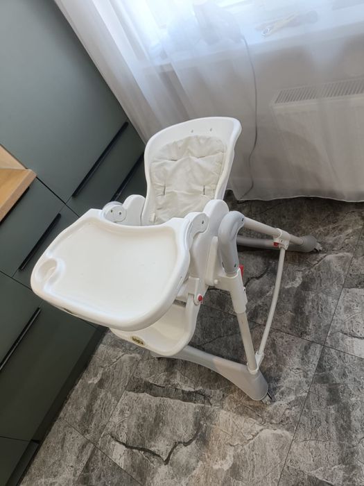 Столик для кормления babytan