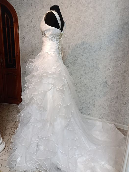 Продам новое свадебное платье.