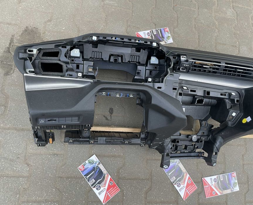 Peugeot 308 / 2025 T10 - plansa de bord cusatura GT LINE - kit airbag
