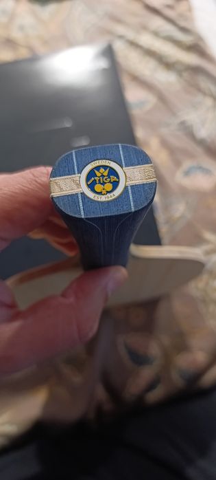 Професионално дърво за тенис на маса Stiga Wavy Fiber Carbon.