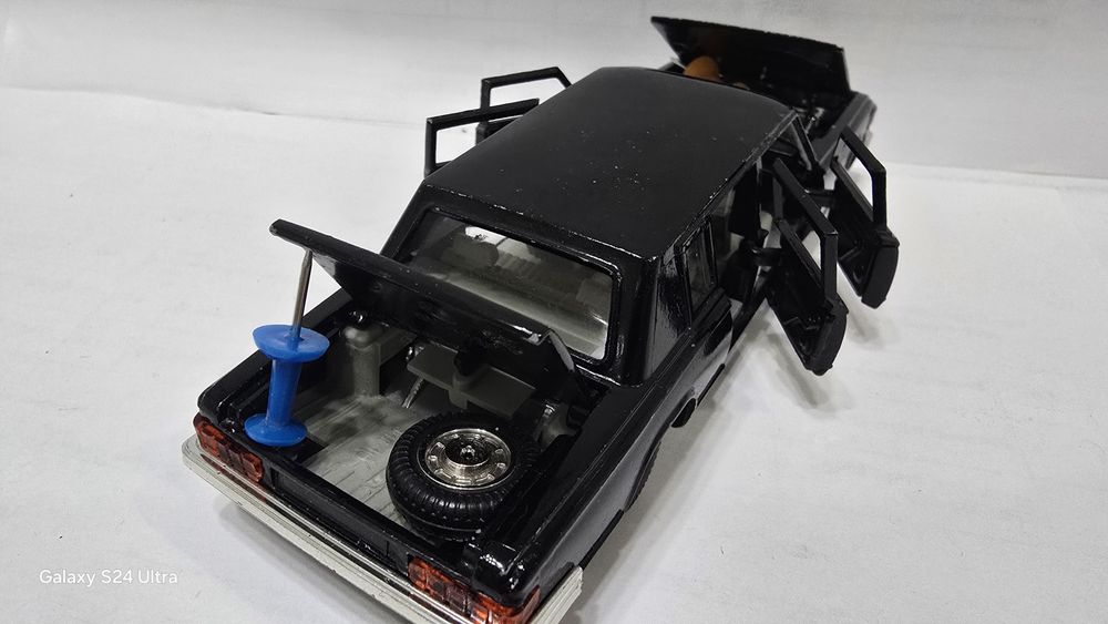 Продам модель Зил-115