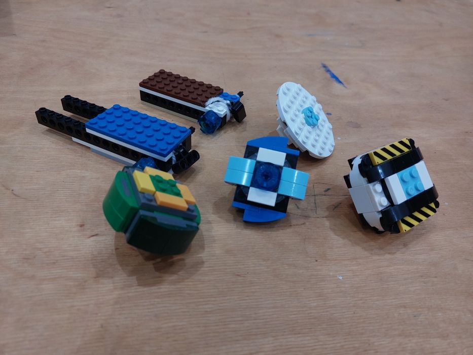 Продам оригинальные детали LEGO