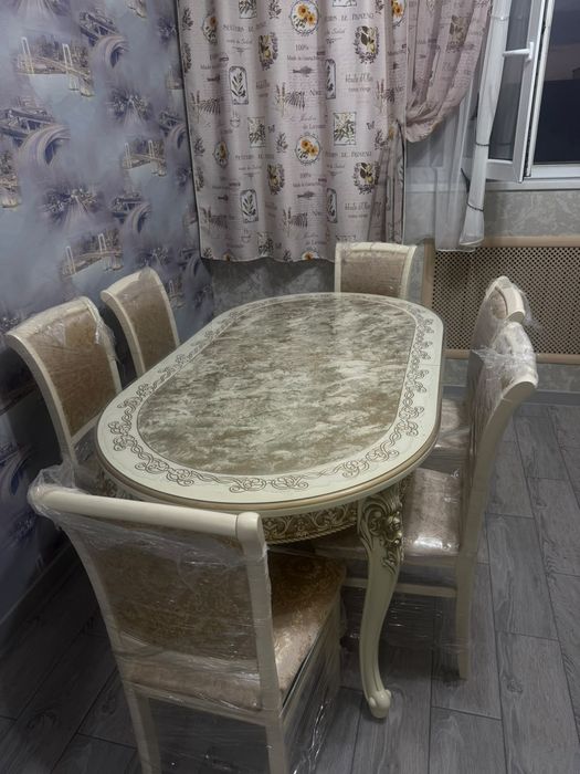 Стол "Роза" со стульями.