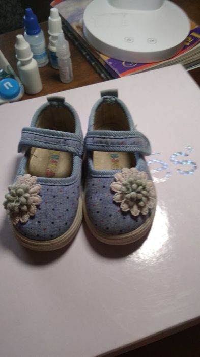 Детская обувь продается