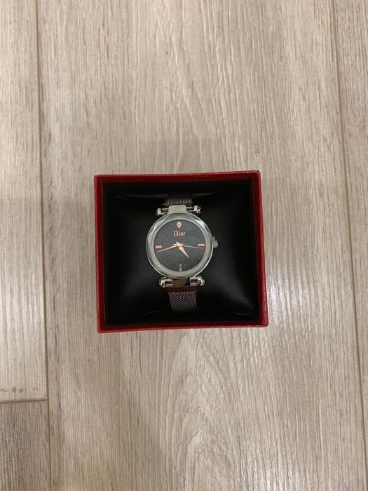 Часы новые  Dior 3000