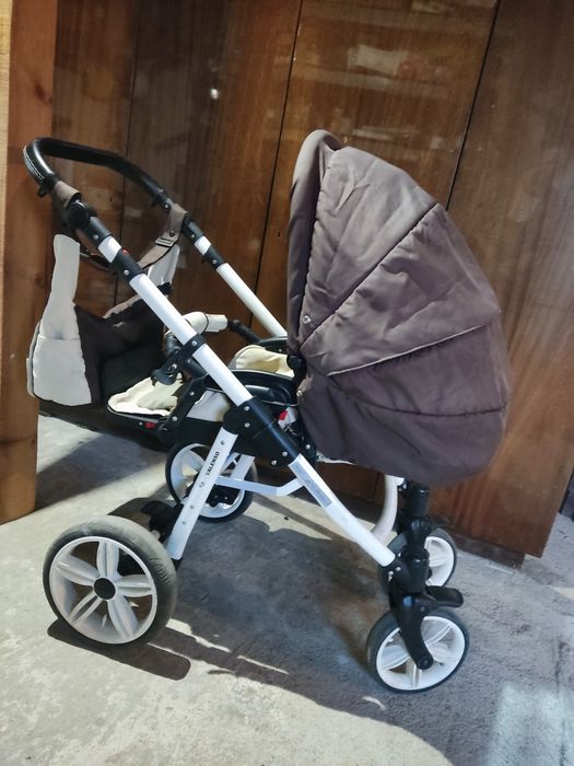 Бебешка количка Retrus Valenso 3 в 1