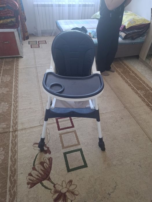 Детскаие    стол