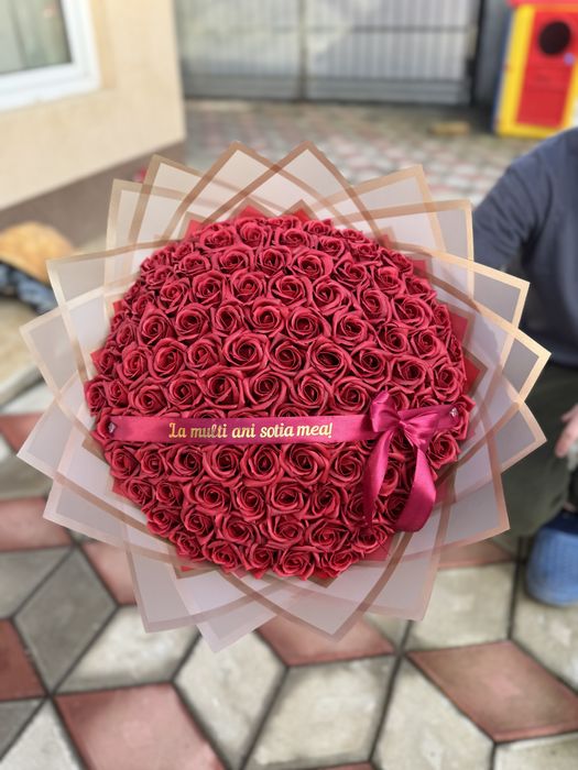 Buchet 101 trandafiri din sapun