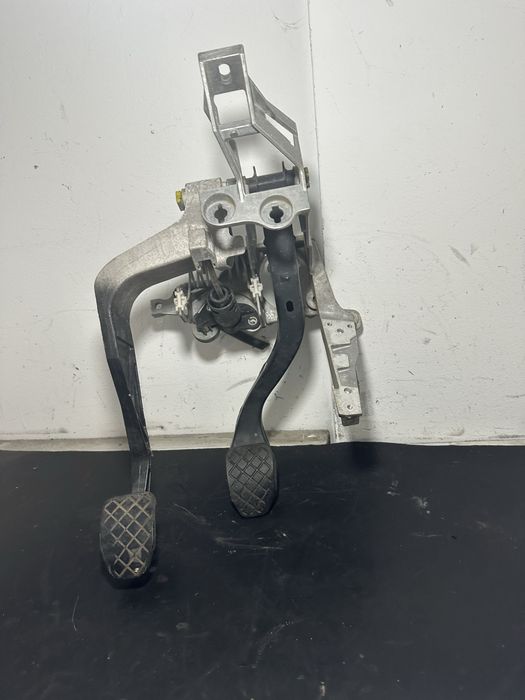 Pod pedalier Volkswagen Vw Passat B5.5 1.9 TDI AVF AWX 2.0 BGW