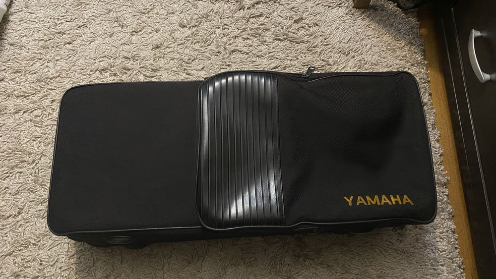 Саксофон Yamaha 200 000 тг.