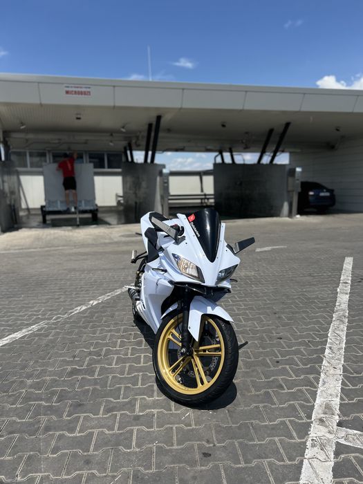 Yamaha YZF R-125 2010