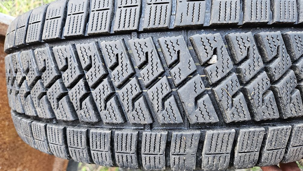 2бр като нови гуми 215 65 16С дот 25 ласа lassa