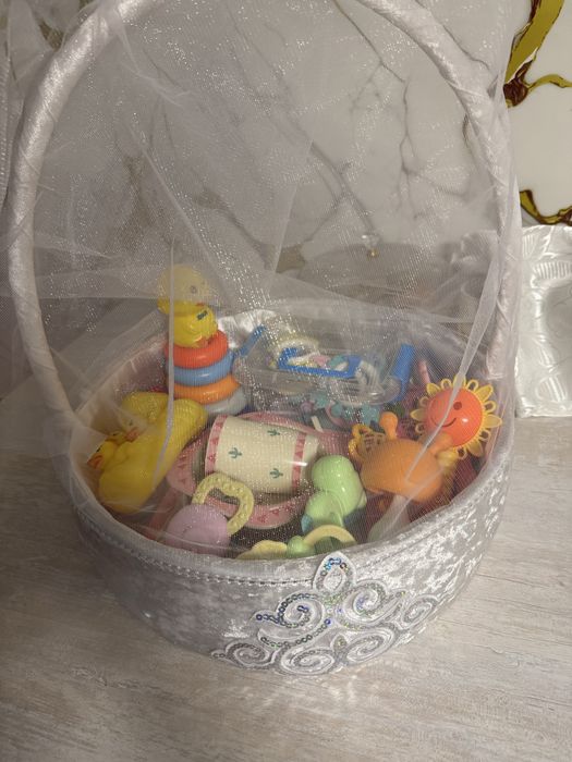 Продам корзину игрушек