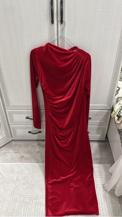 Продам вещи по 3000 42 размер