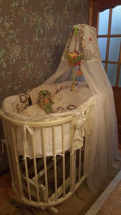 Детская кроватка