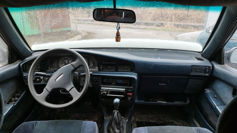 Развор Тайота Карина Е  2