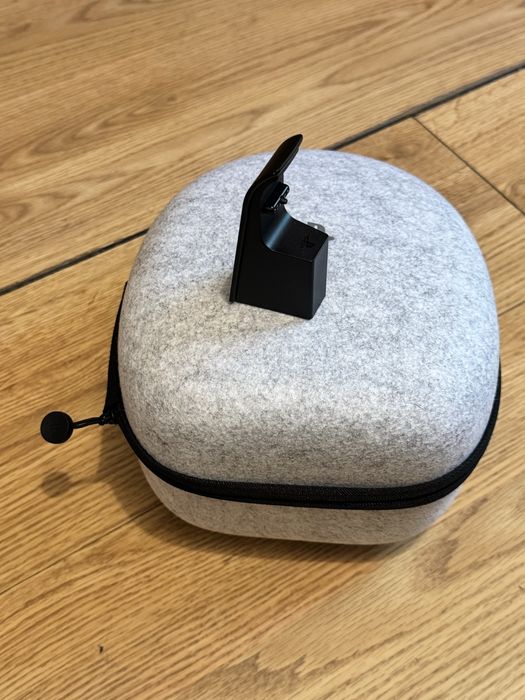 Dock și husă pentru PlayStation PULSE Elite