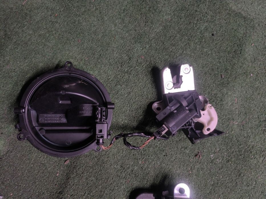 Mâner deschidere portbagaj / broasca haion Pasat B6 Golf 5