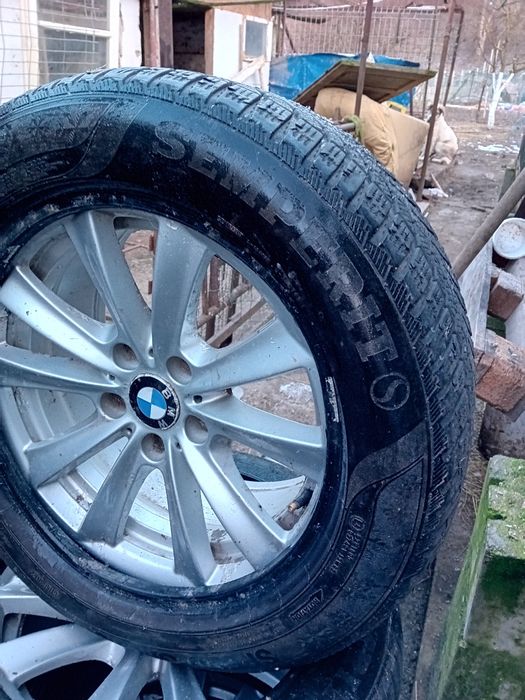 Genți cu cauciucuri de iarnă second 225/55Semperit R17H