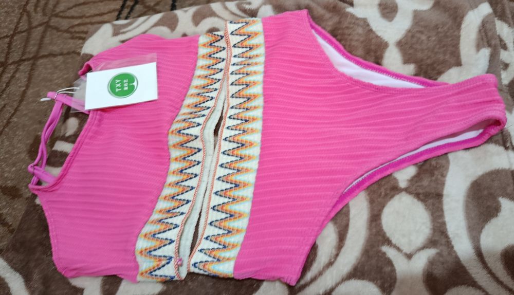 Продам женский купальник новый