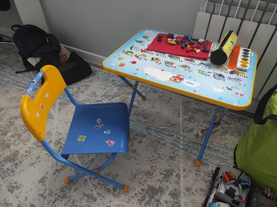 Стол письменный + стол стул детский
