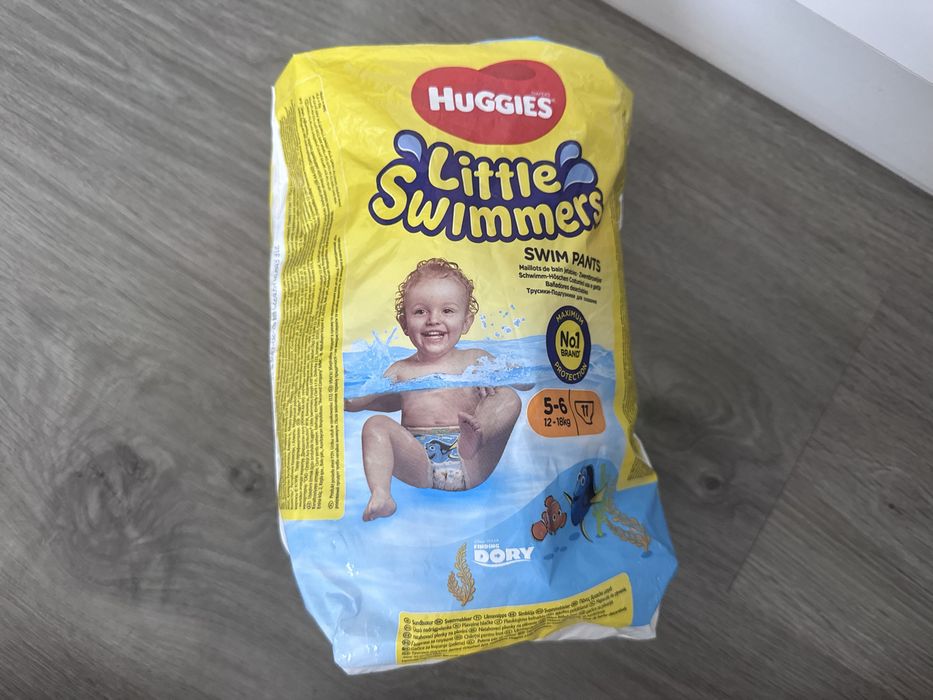 Vând scutece de apa Huggies Pants