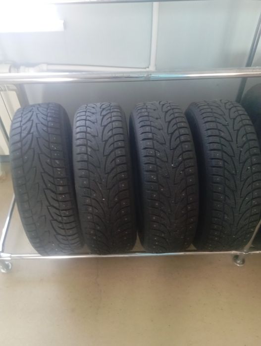 Продам б/у шины в хорошем состоянии.