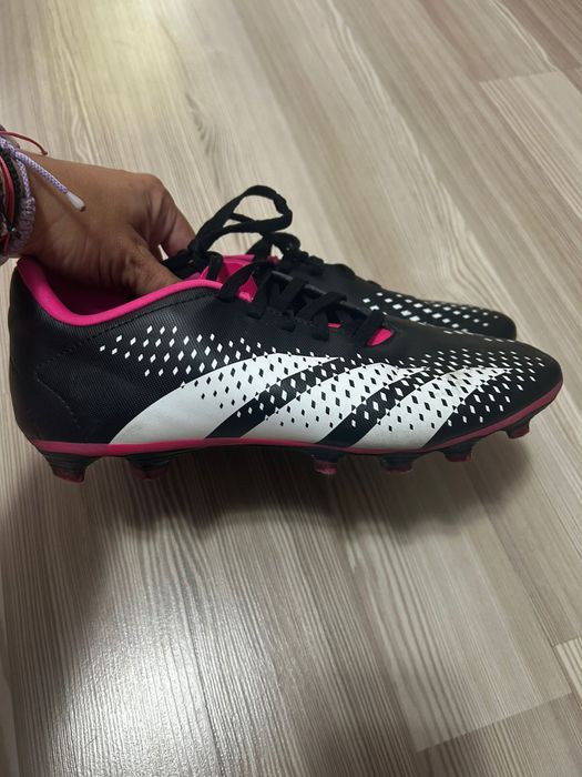 Adidasi pentru fotbal