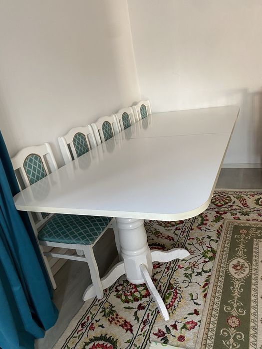 Стол для гостиной