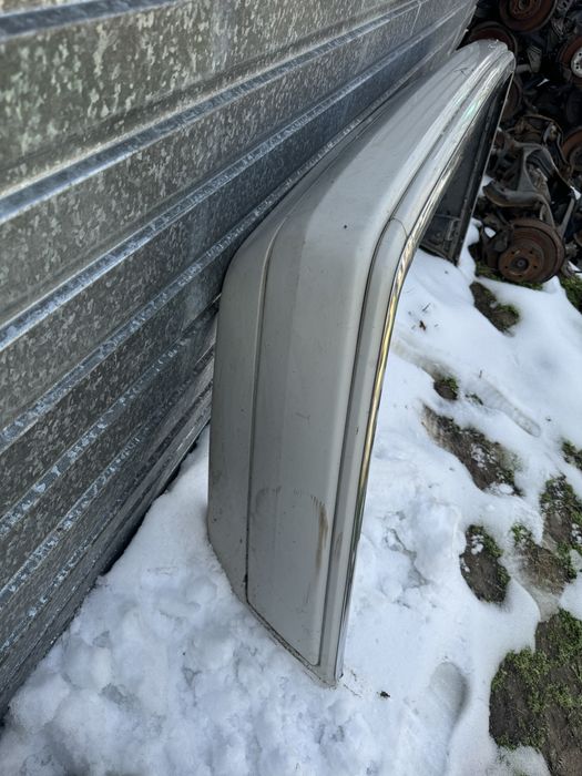 Задний бампер Мерседес w124 ешка