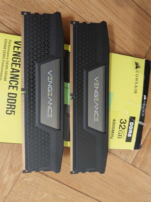 32GB DDR5 4800MT/s CL40 - Corsair Vengeance