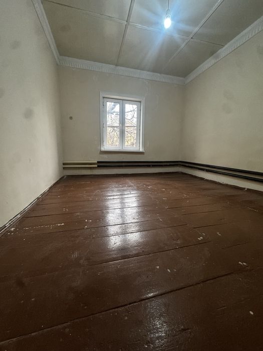 Очень хороший добротный дом кирпичный!