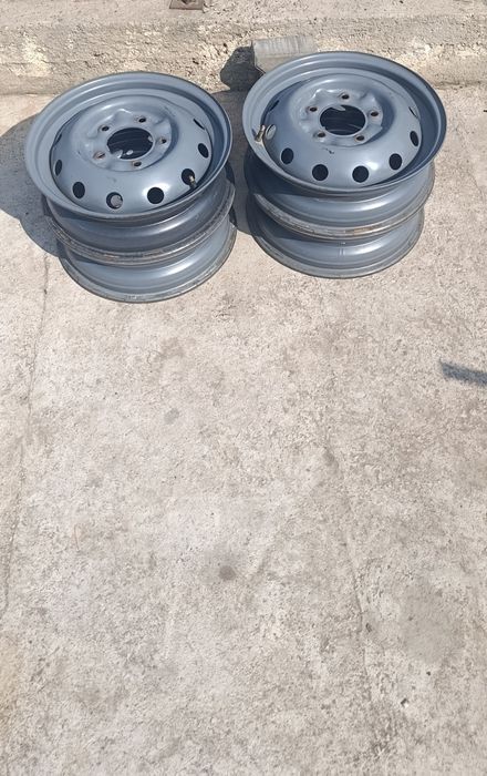 Продам диски Нива R16