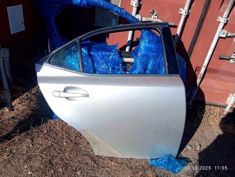 Задняя дверь Lexus IS 250