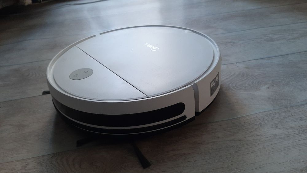 Робот-пылесос продам