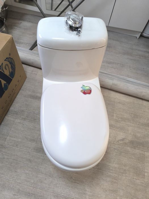 Унитаз моноблок безободковый