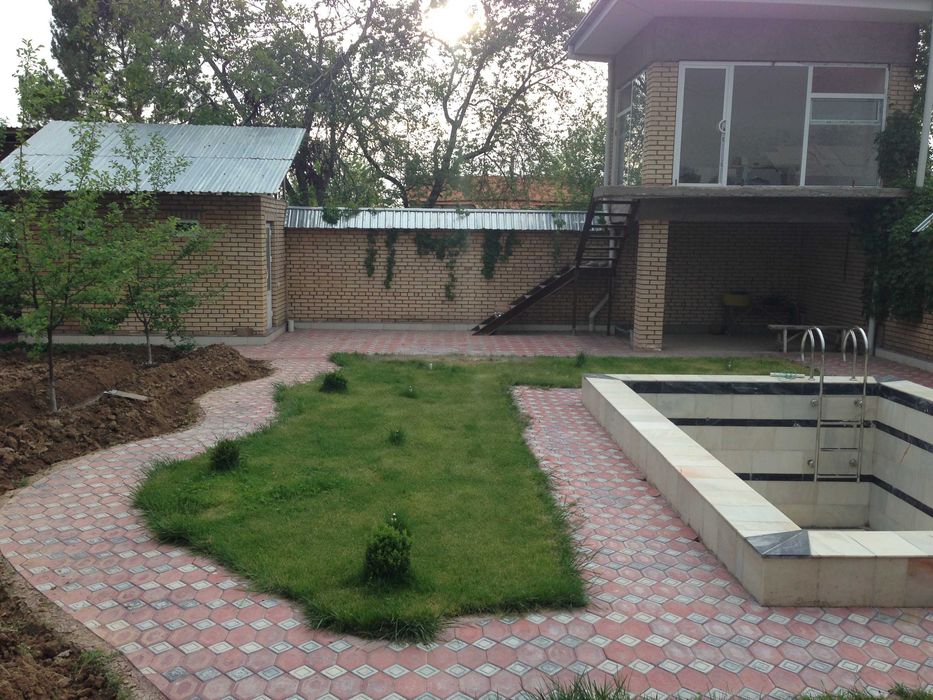 Продается своя 2х этажная уютная дача с бассейном и плодовым садом