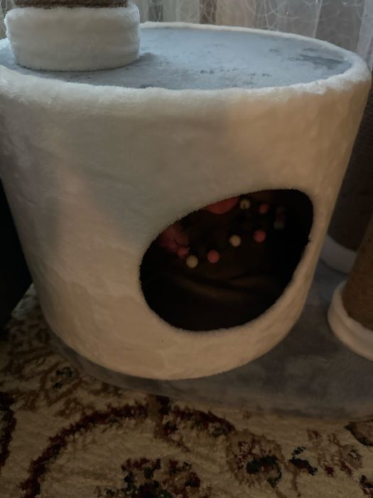 Продается домик+ когтеточка для кошек