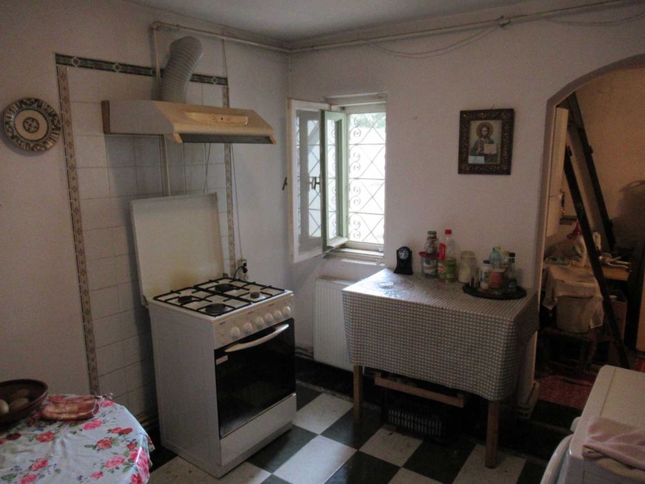 Casa şi grădina spaţioase central aşezate în Roşiori de Vede